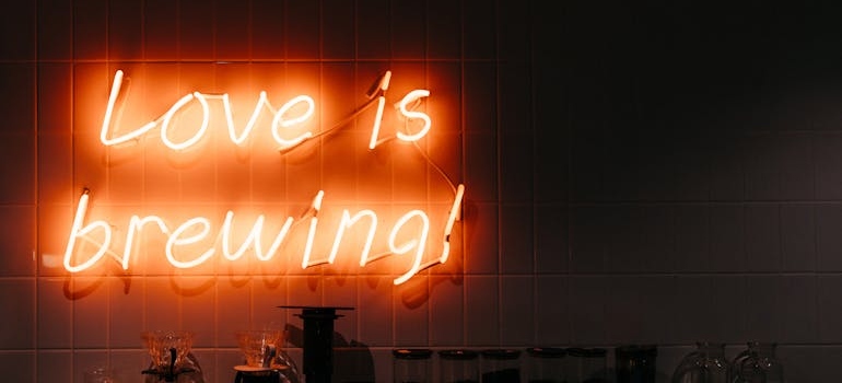 Foto Neon nudi ovakav tip reklama.